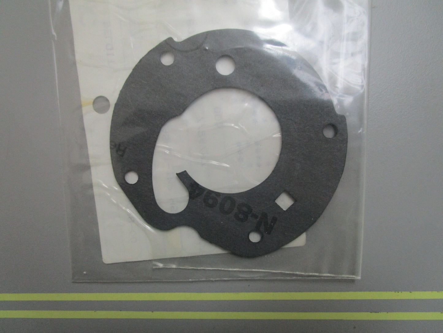 *NEW OEM* 0810 OMC Johnson Evinrude Impeller Housing Gasket 324901 0324901