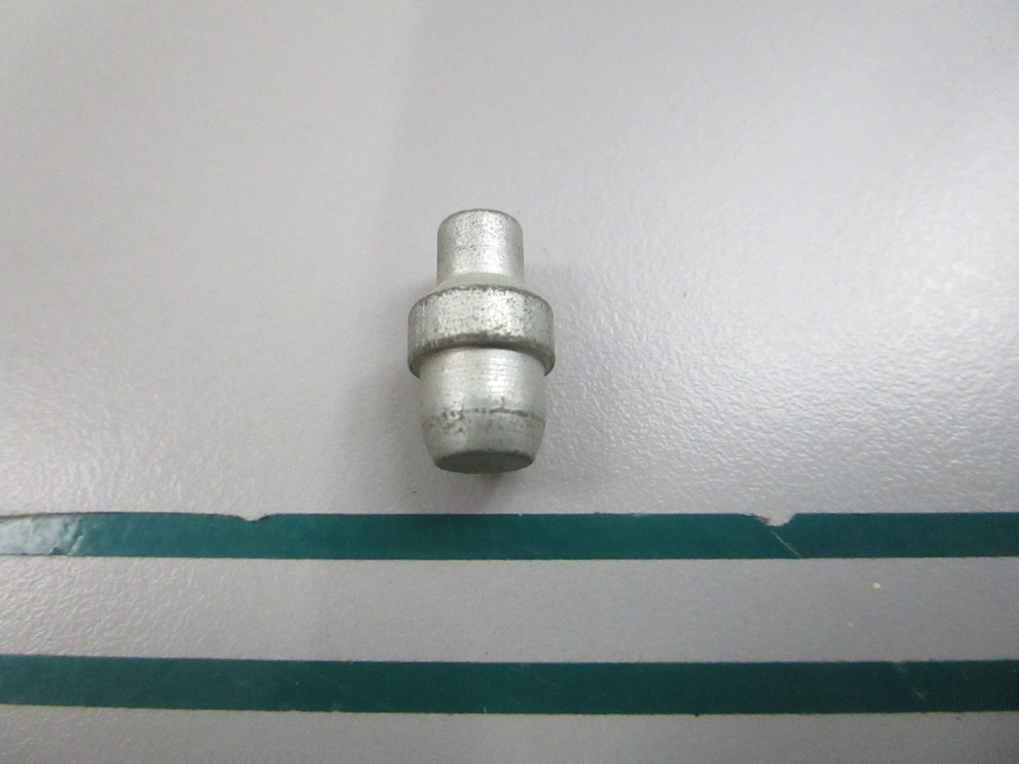 NEW OEM 964086 Volvo Penta Plug 0810