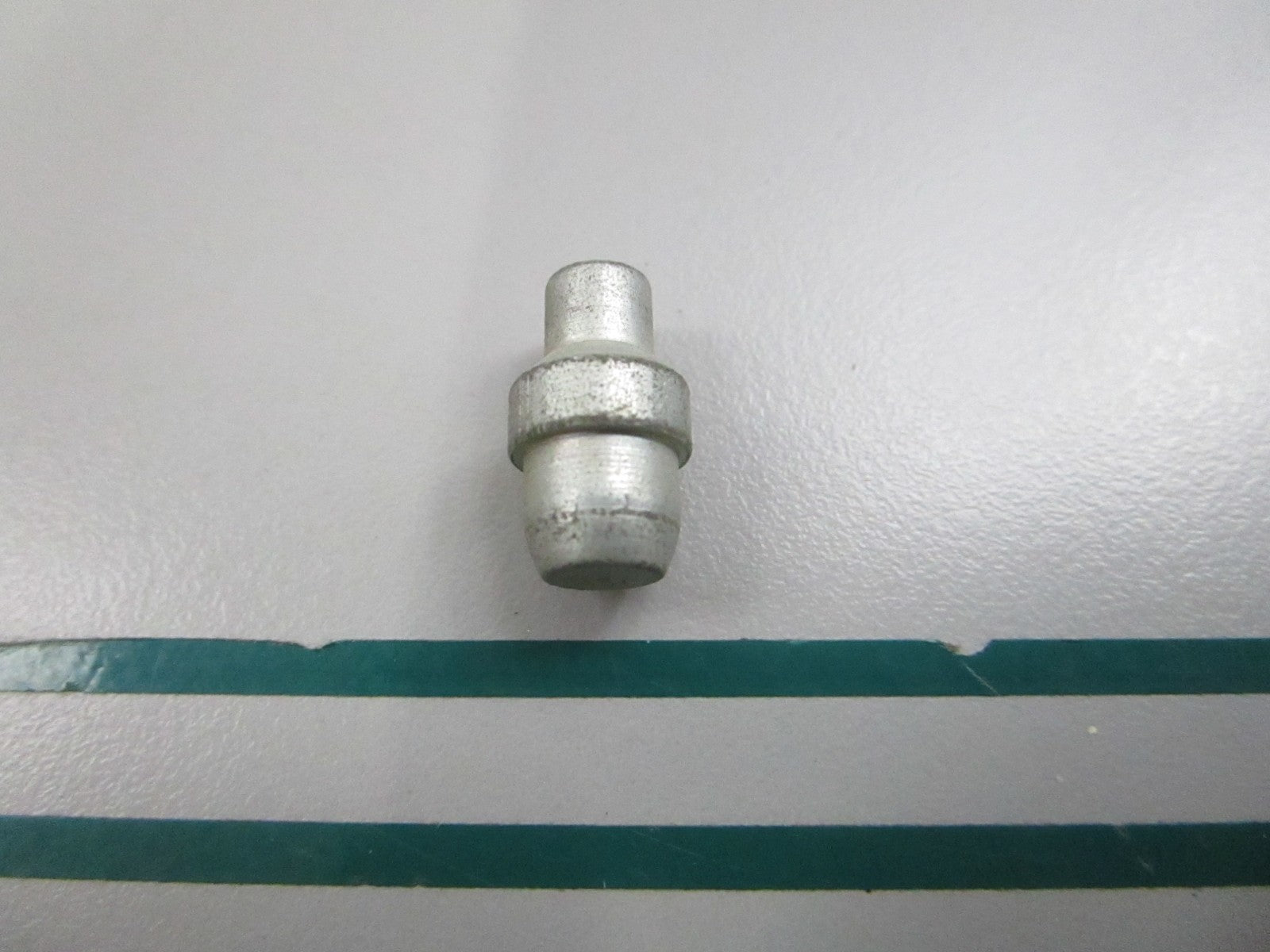 NEW OEM 964086 Volvo Penta Plug 0810
