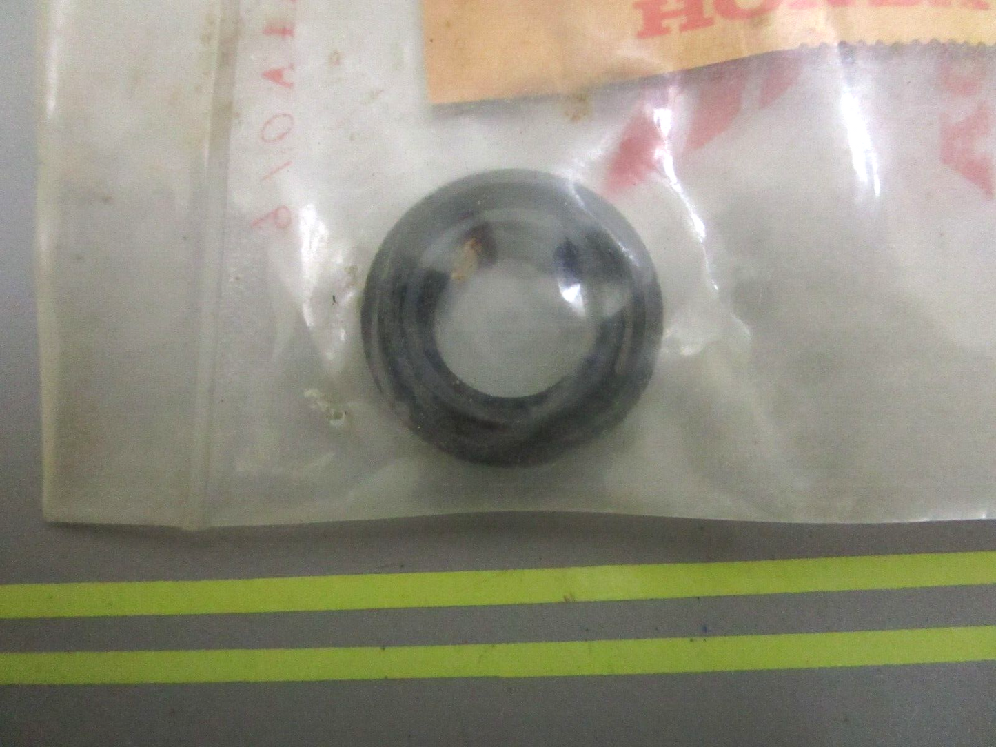 *NEW OEM* 0750 Honda OIL SEAL 91202-444-023