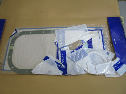 *NEW OEM* 0820 Volvo Penta Gasket Kit 876433