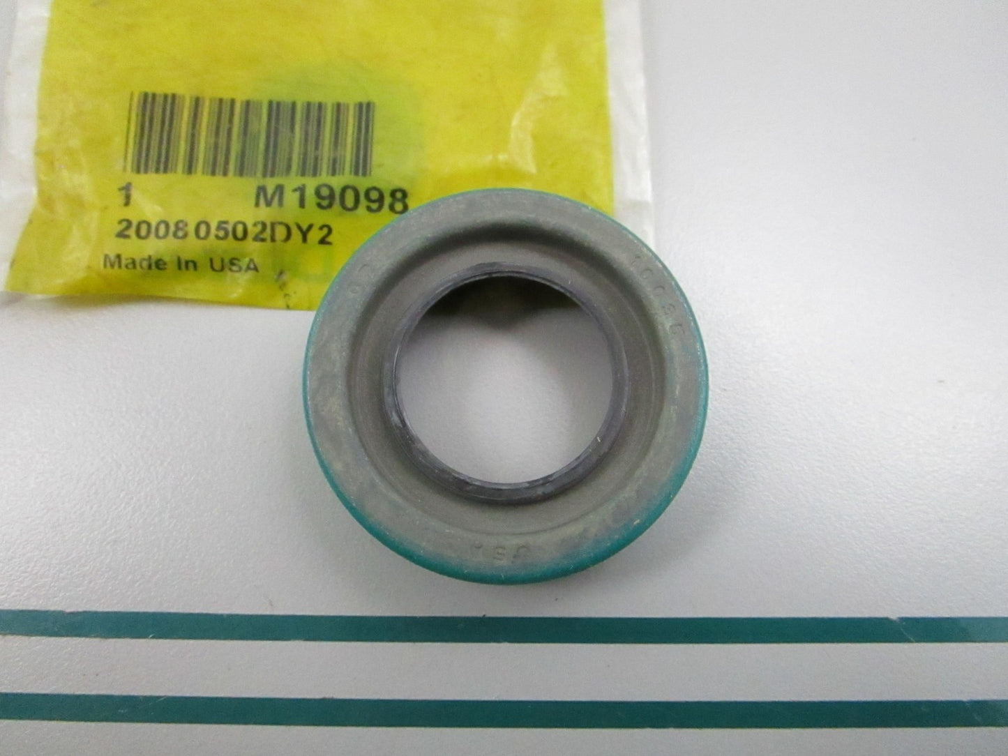 NEW OEM M19098 John Deere Oil Seal 0810