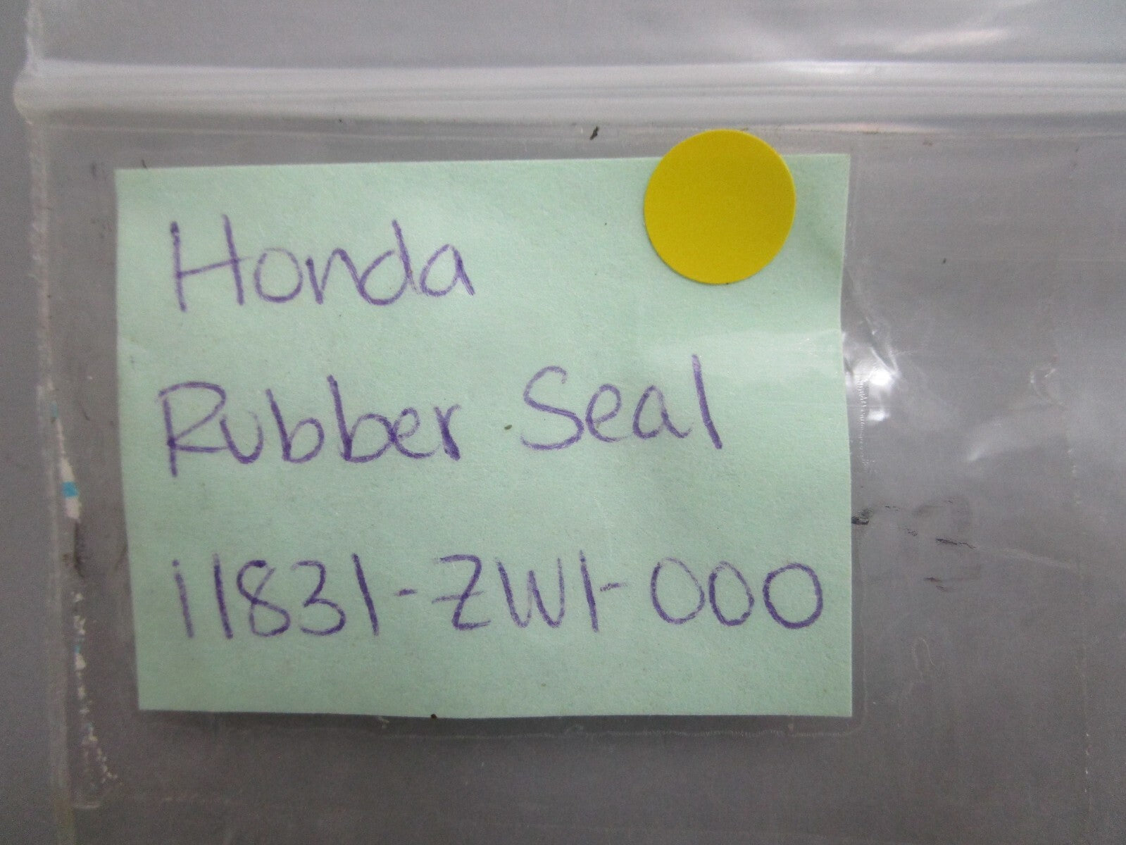 *NEW OEM* 0810 Honda Rubber Seal 11831-ZW1-000
