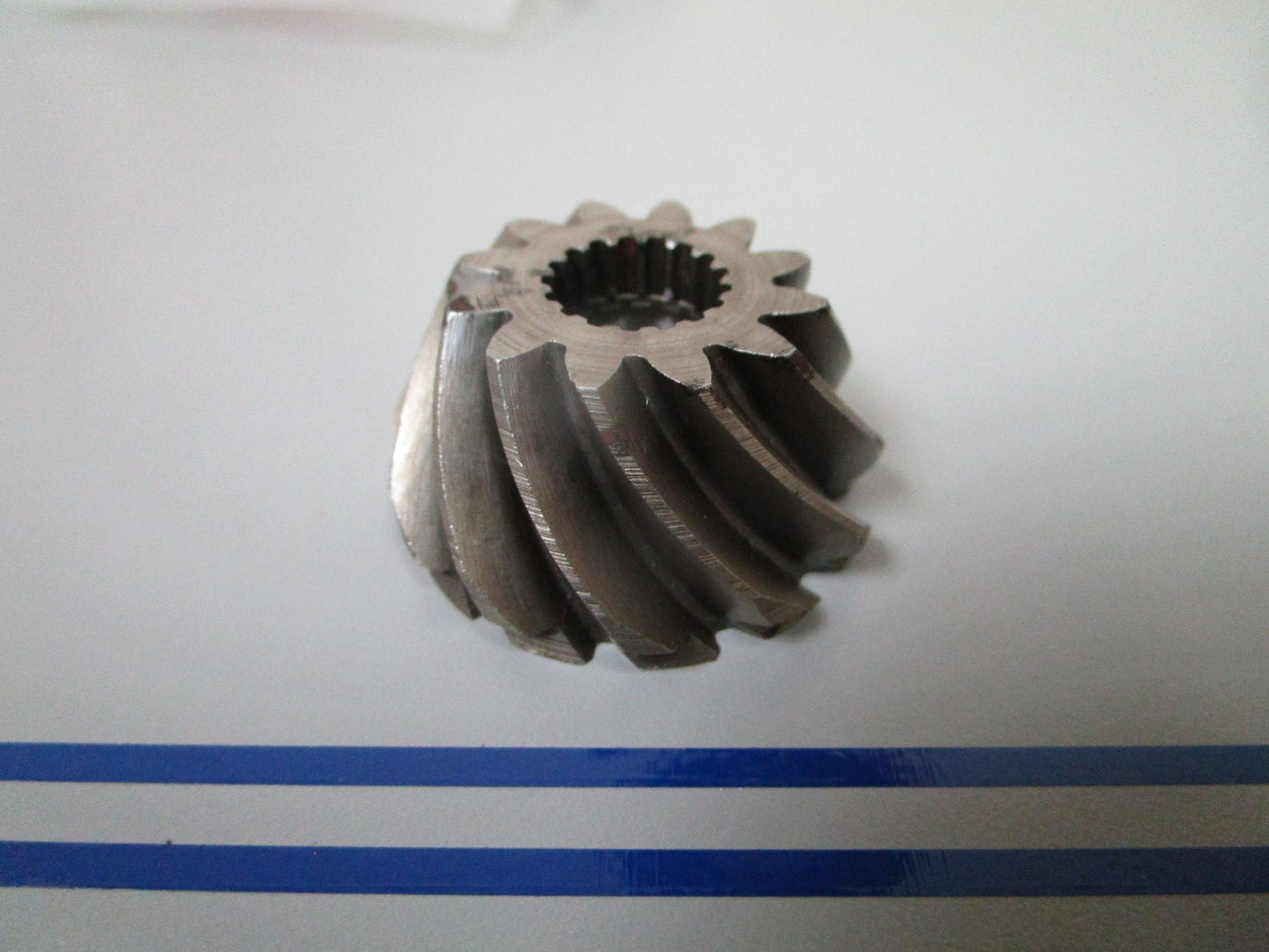 NEW OEM 315533 0315533 OMC Johnson Evinrude Pinion Gear 0720