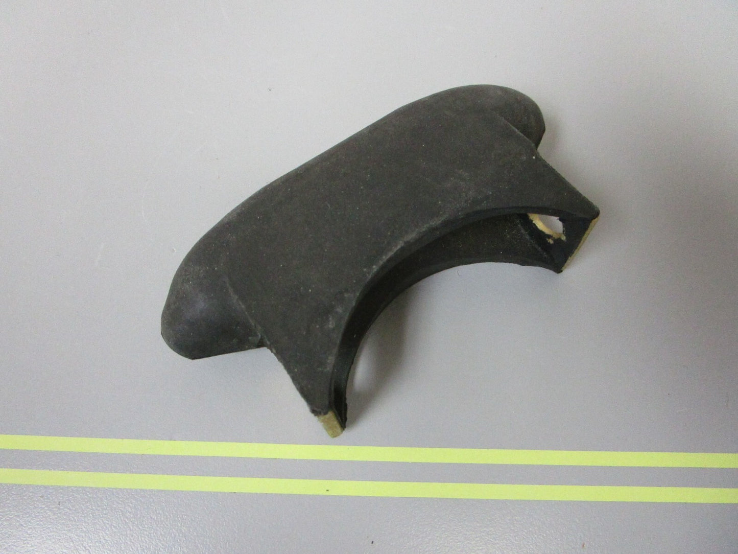 *NEW OEM* 0810 OMC Johnson Evinrude Bumper 379259 0379259