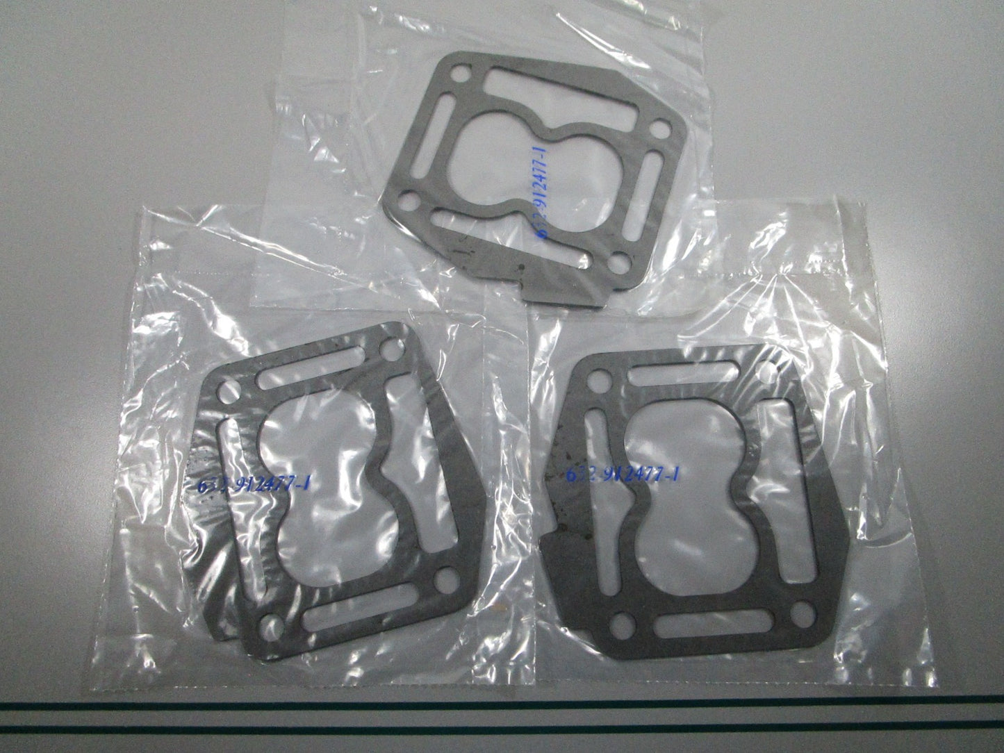 NEW OEM (LOT OF 3) 912477 0912477 OMC Johnson Evinrude Gasket 0810