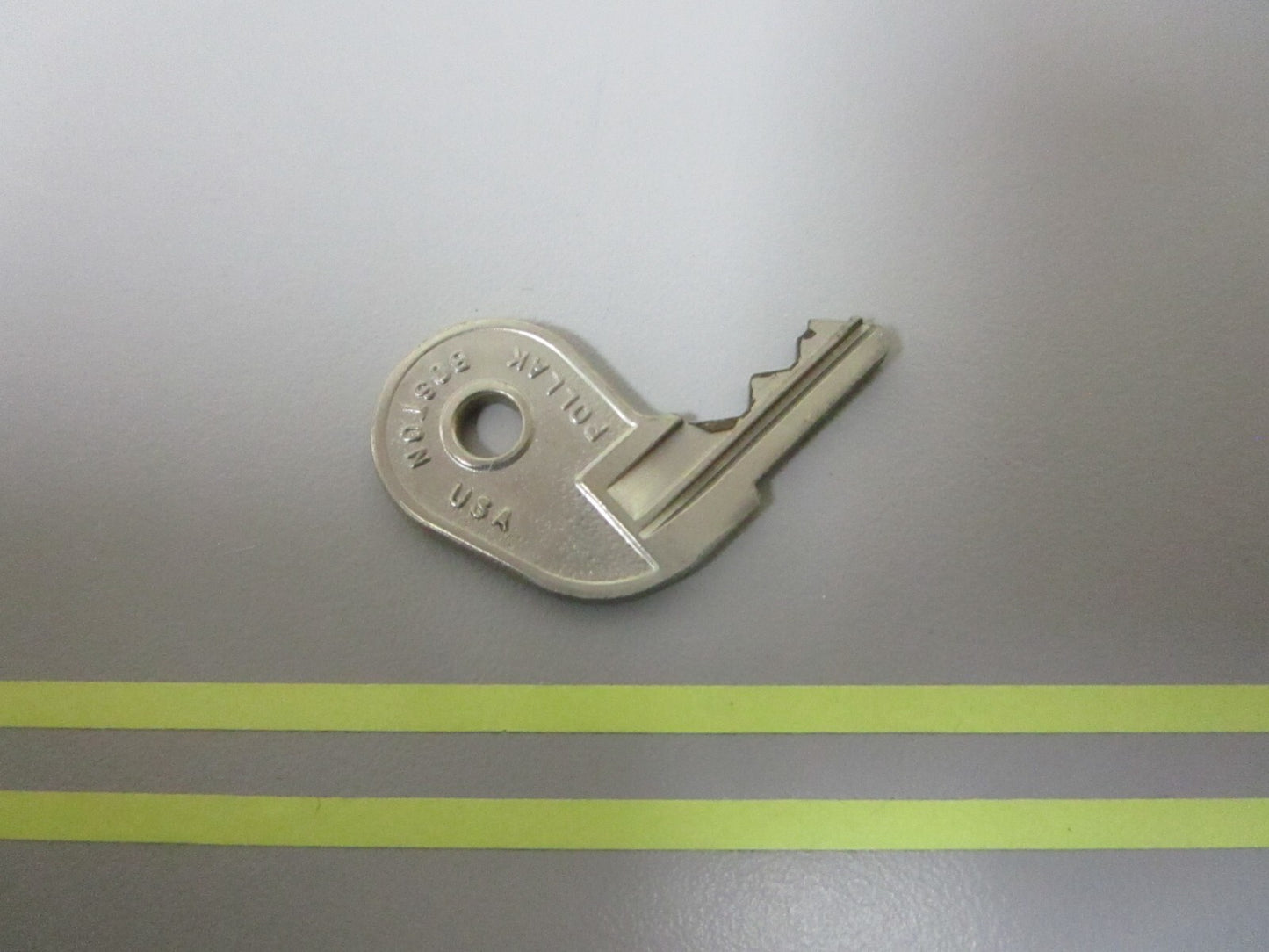 *NEW OEM* 0810 OMC Johnson Evinrude Ignition Key 73-17 501782 0501782