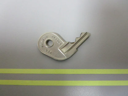 *NEW OEM* 0810 OMC Johnson Evinrude Ignition Key 73-17 501782 0501782