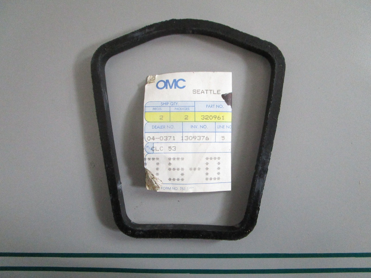 NEW OEM 320961 0320961 OMC Johnson Evinrude Exhaust Seal 0820