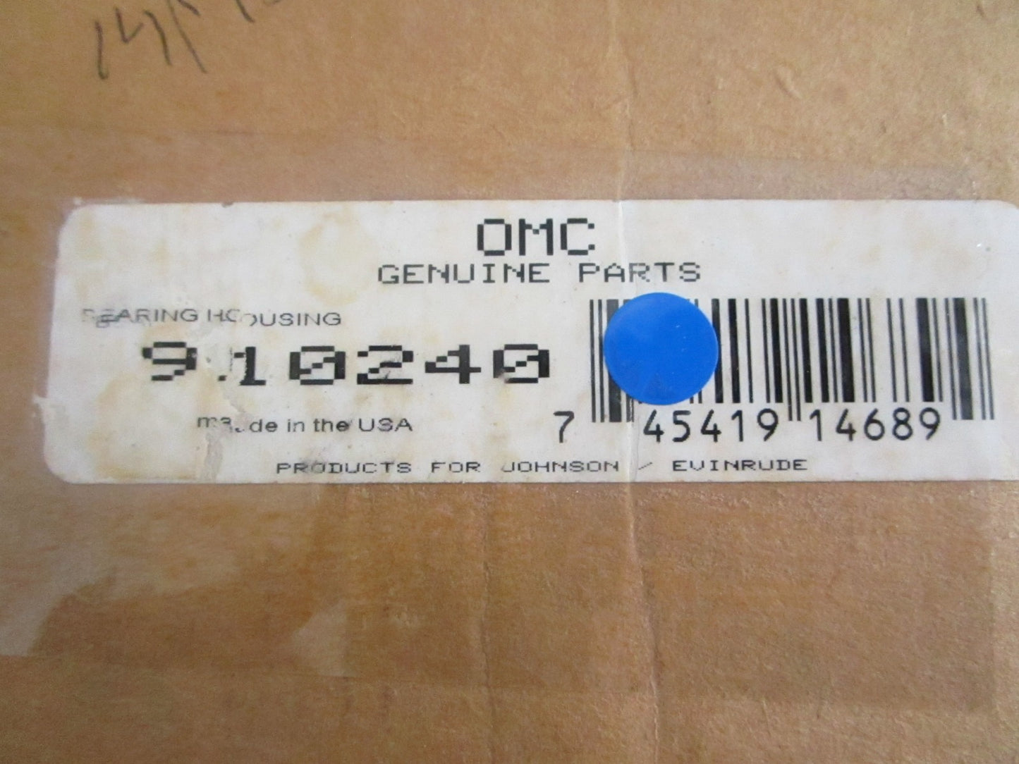 *NEW OEM* 0820 OMC Johnson Evinrude Bearing Housing 910240 0910240