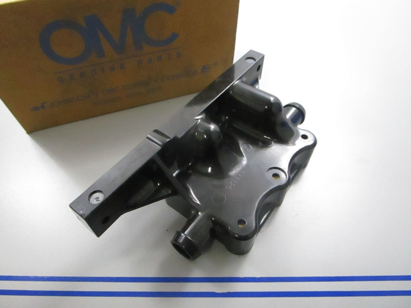 *NEW OEM* 0810 OMC Johnson Evinrude Housing 377326 0377326