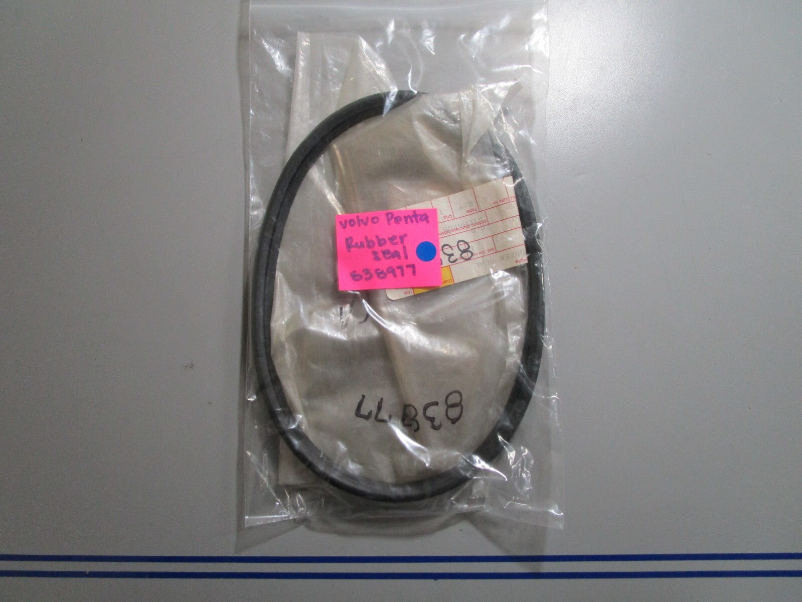 *NEW OEM* 0810 Volvo Penta Rubber Seal 838977
