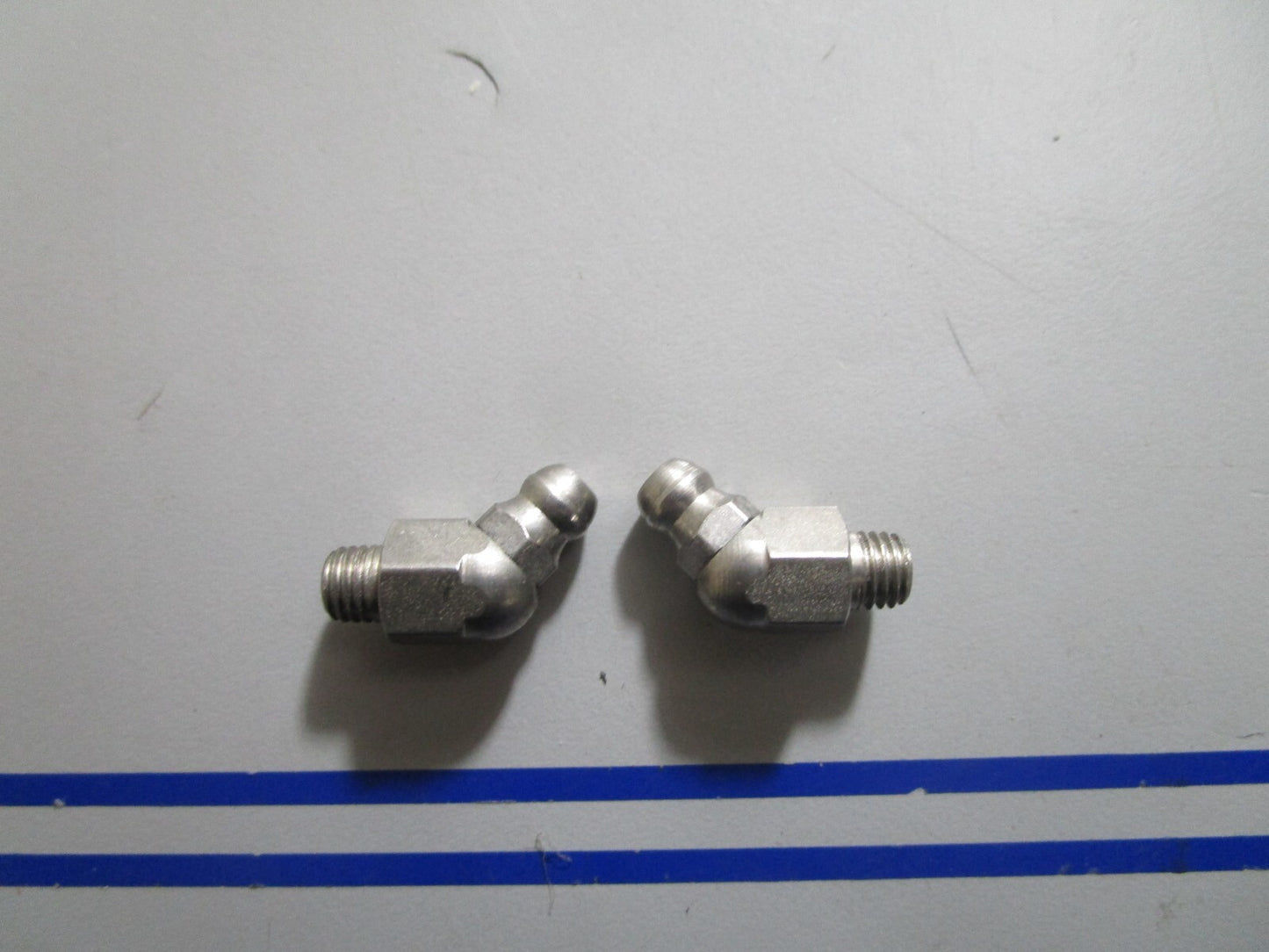 *NEW OEM* (LOT OF 2) 0810 OMC Johnson Evinrude 45° Grease Lube Fitting 319253