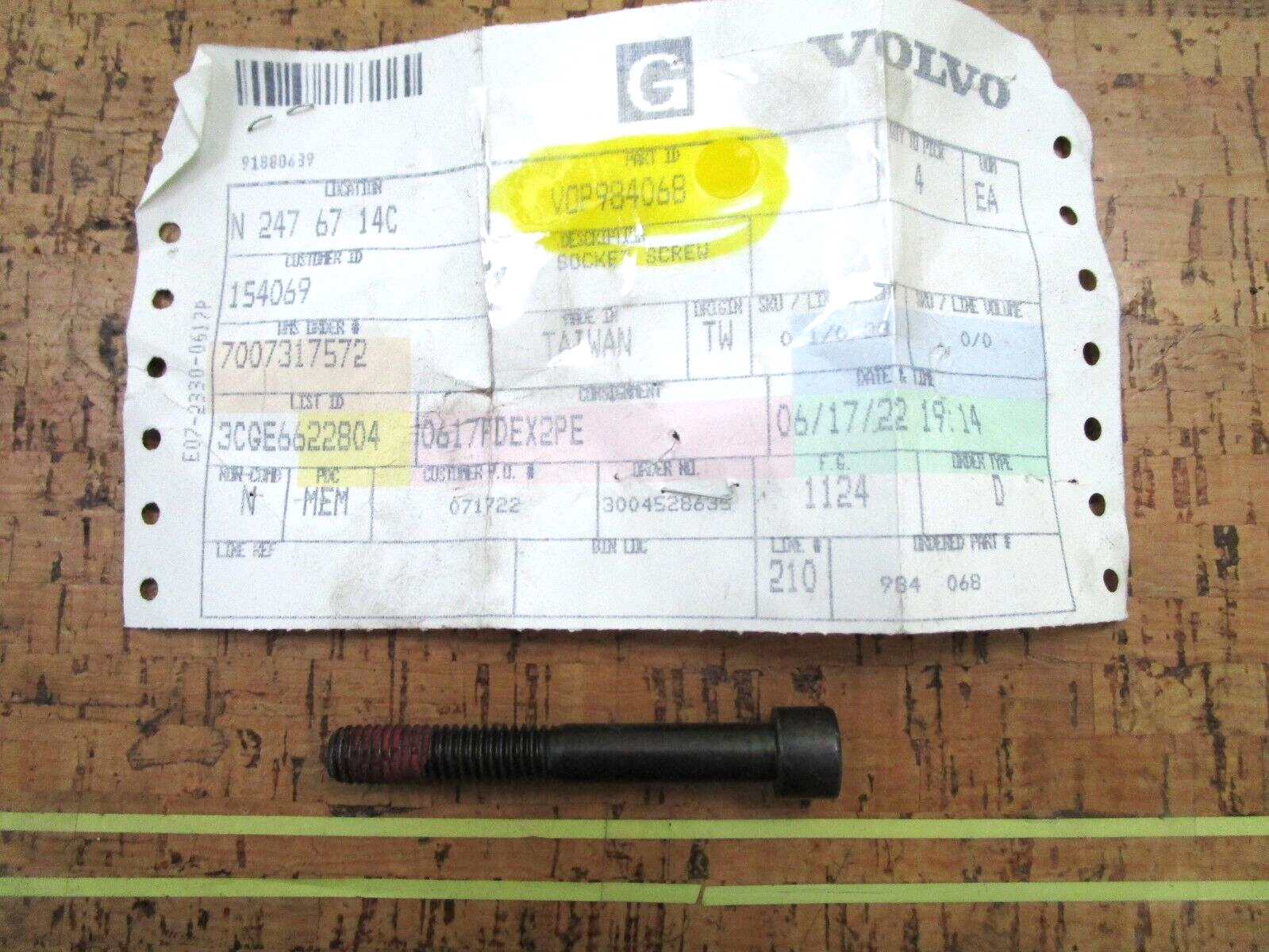 *NEW OEM* 0750 Volvo Penta SOCKET SCREW 984068