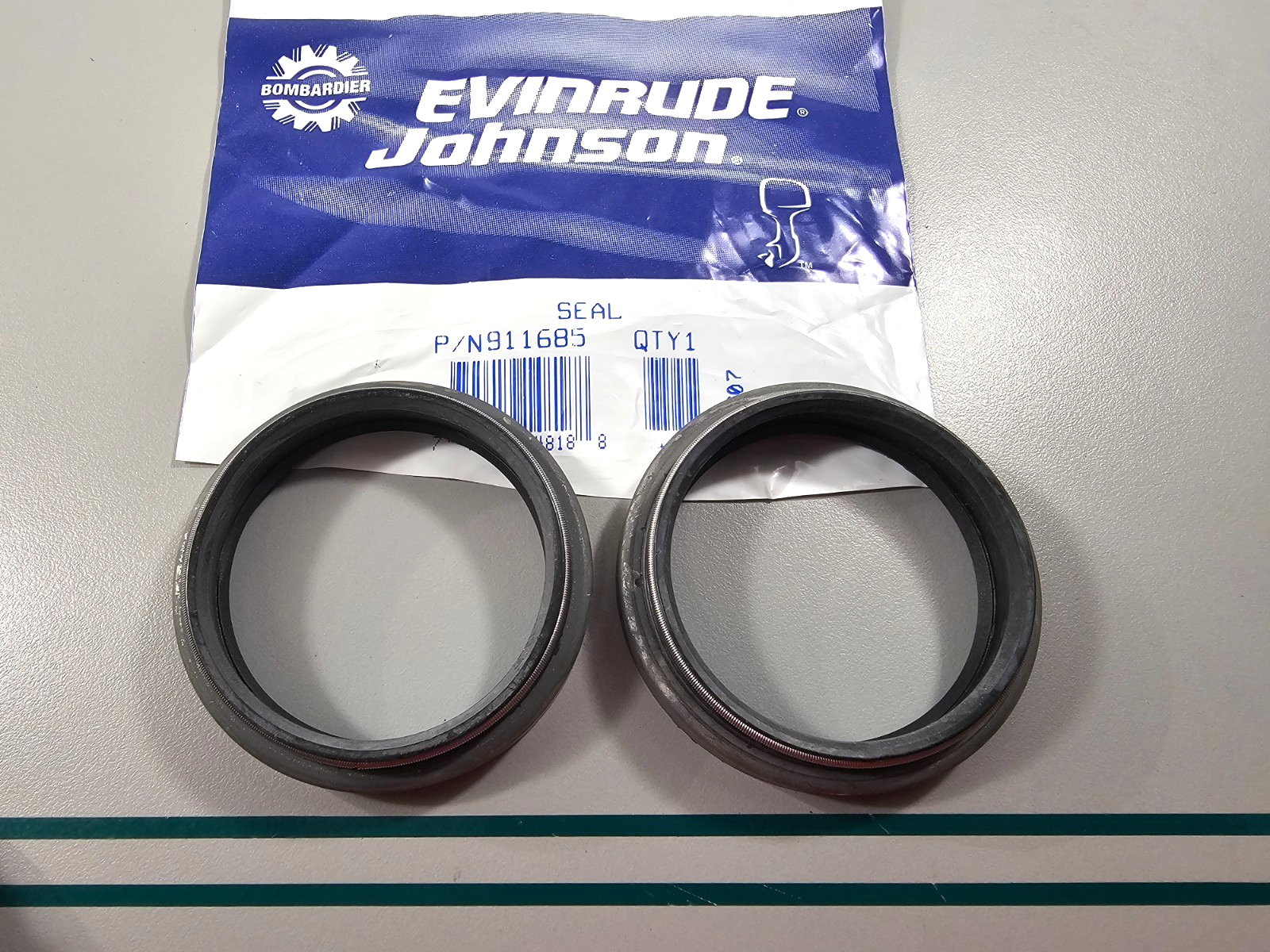NEW OEM (LOT OF 2) 911685 0911685 OMC Johnson Evinrude Seal 0810