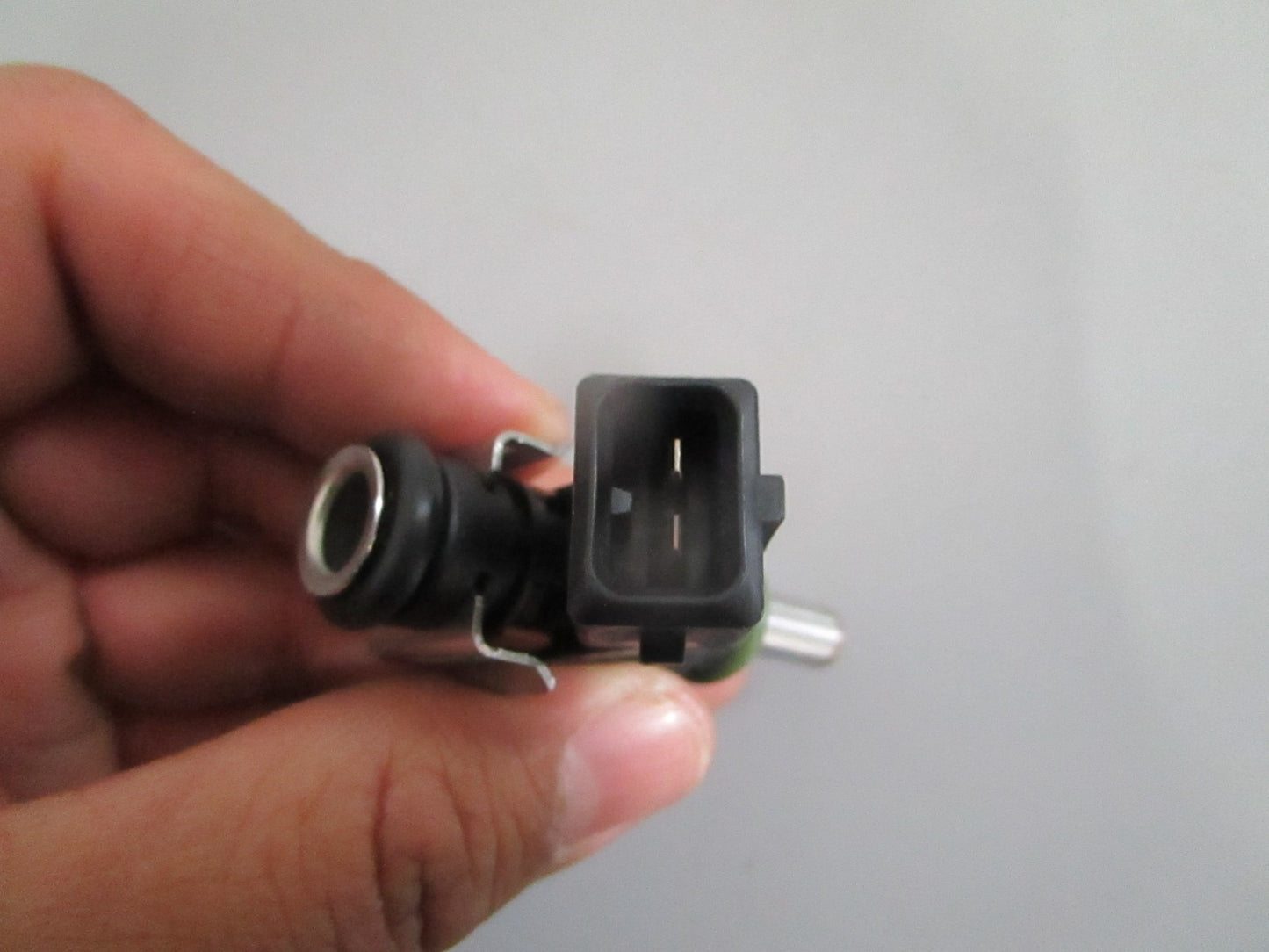 Mercury Marine NEW OEM 8M2005198 Fuel Injector NOS Genuine Factory Outboard 0820