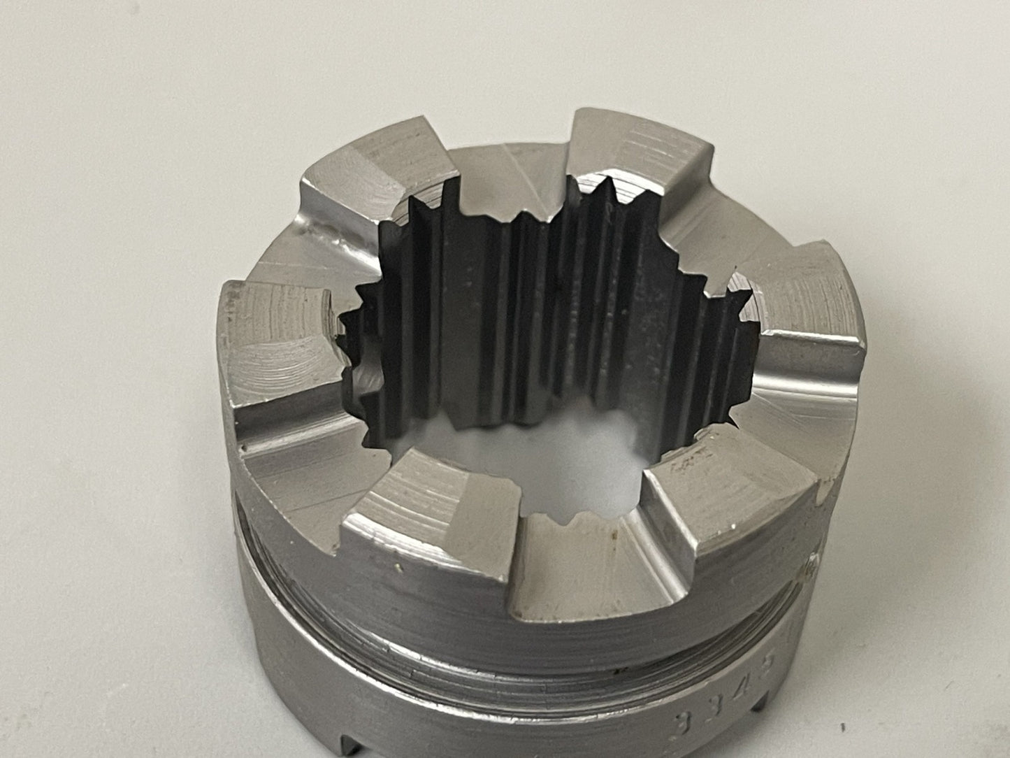 NEW OEM 334516 Johnson Evinrude Clutch Dog 0670