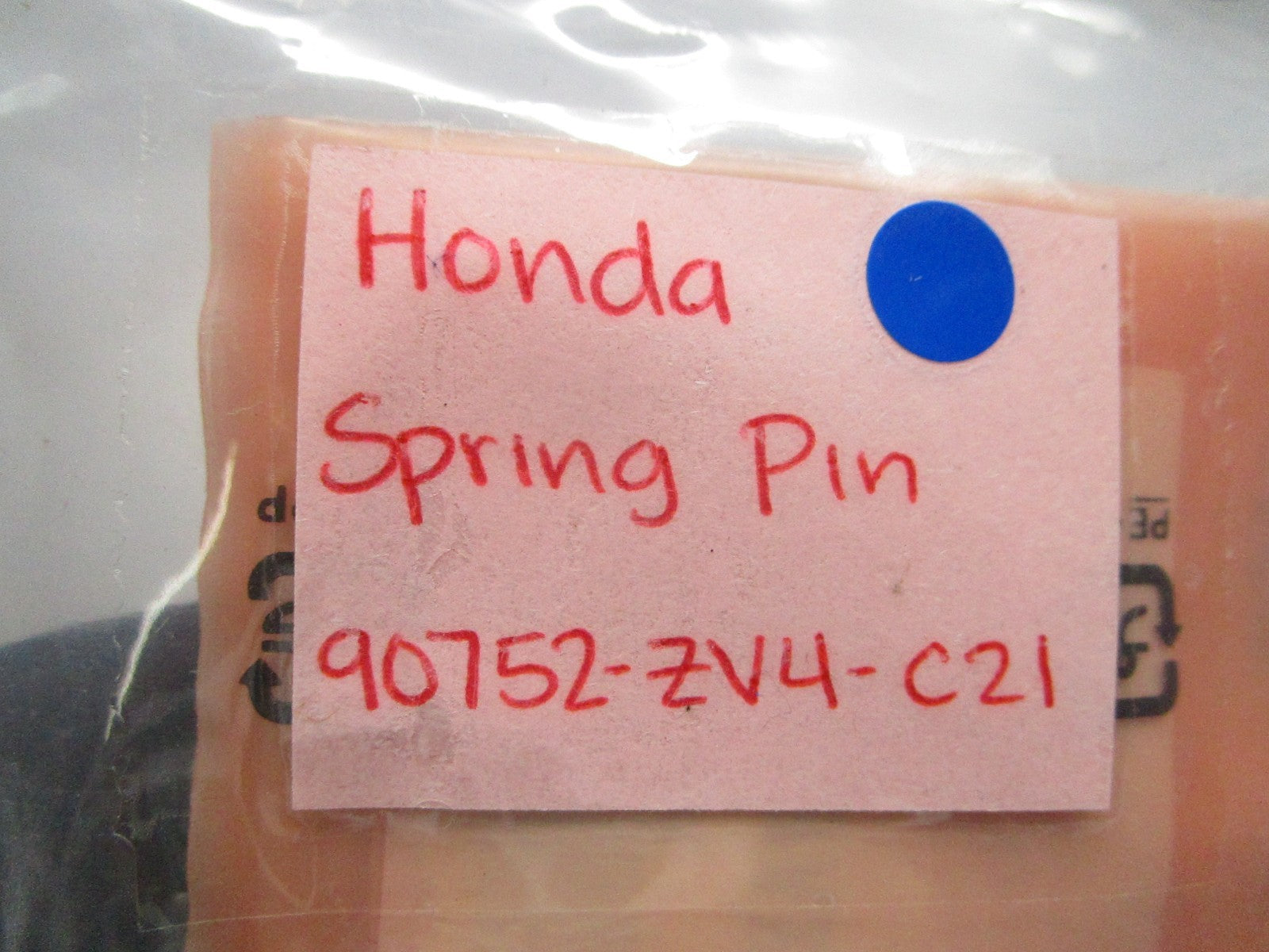 *NEW OEM* 0810 Honda Spring Pin 90752-ZV4-C21