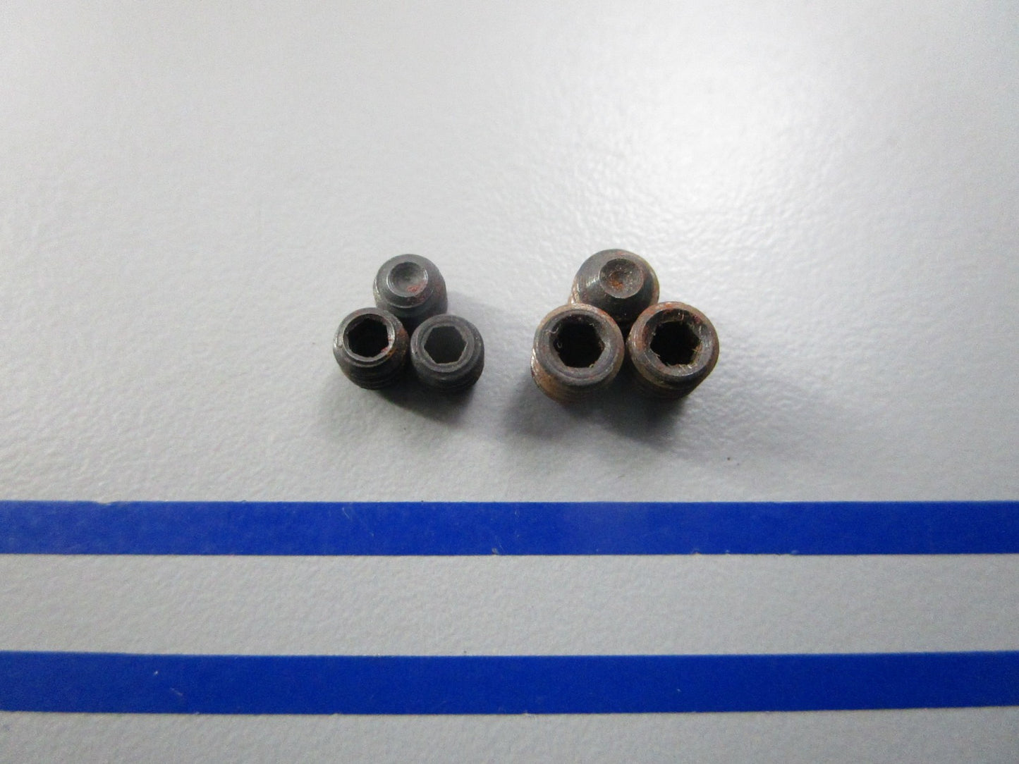 NEW OEM 380676 0380676 OMC Johnson Evinrude Screw Set Assembly 0810