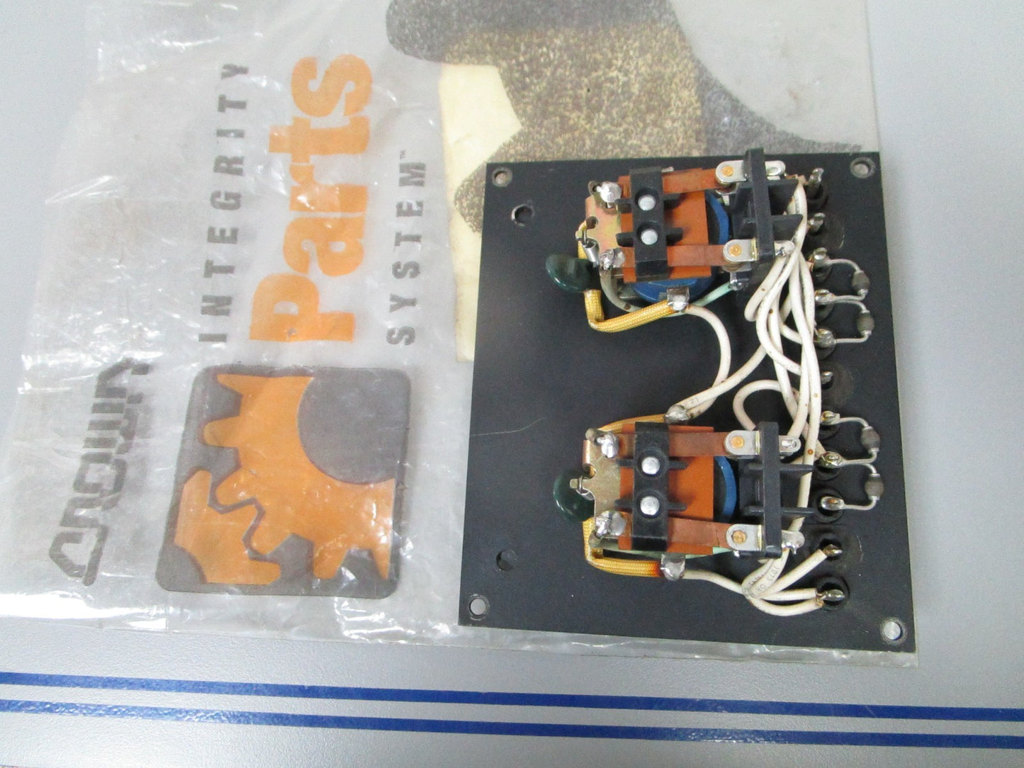 *NEW OEM* 0720 Crown Wiring Block Cover 121390