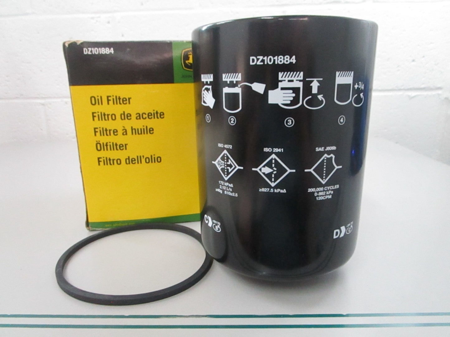 John Deere NEW OEM Engine Oil Filter w/O-Ring DZ101884 0810