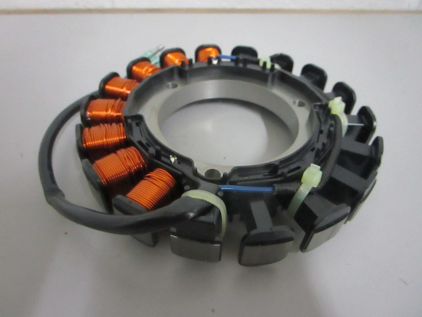 NEW OEM 8M0134470 Mercury Quicksilver Alternator 0820