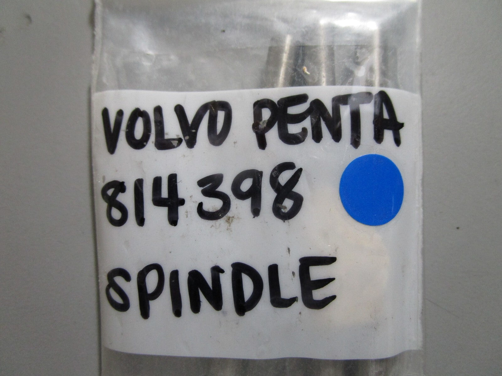 *NEW OEM* (LOT OF 3) 0810 Volvo Penta Spindle 814398