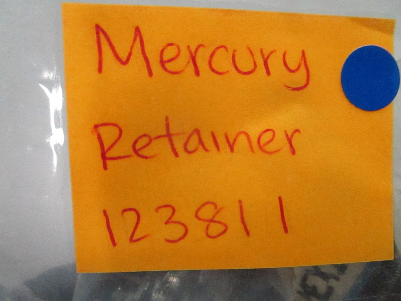 *NEW OEM* 0810 Mercury Quicksilver Retainer 123811