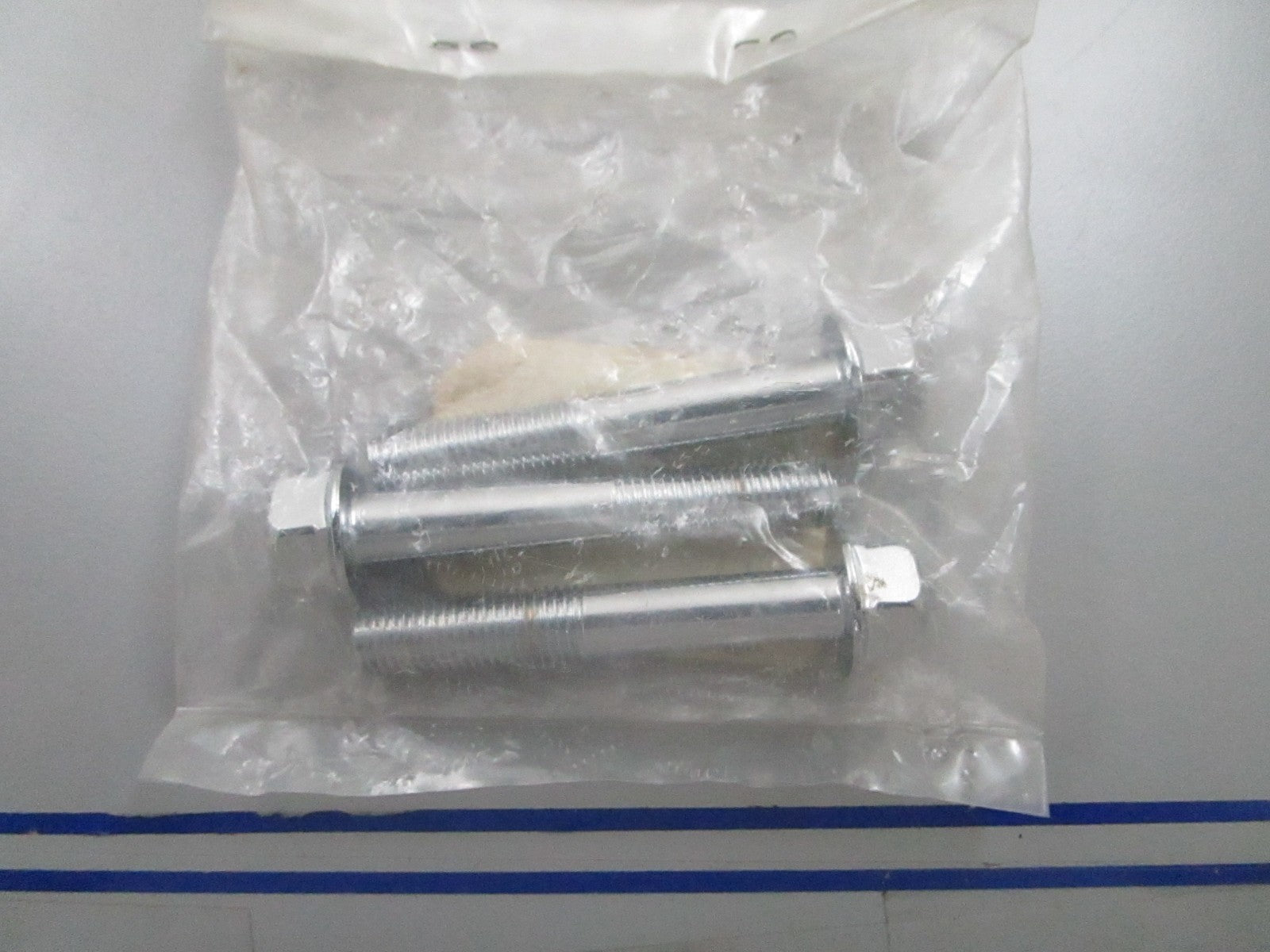 *NEW OEM* (LOT OF 3) 0810 Yamaha Flange Bolt 90105-10M20-00