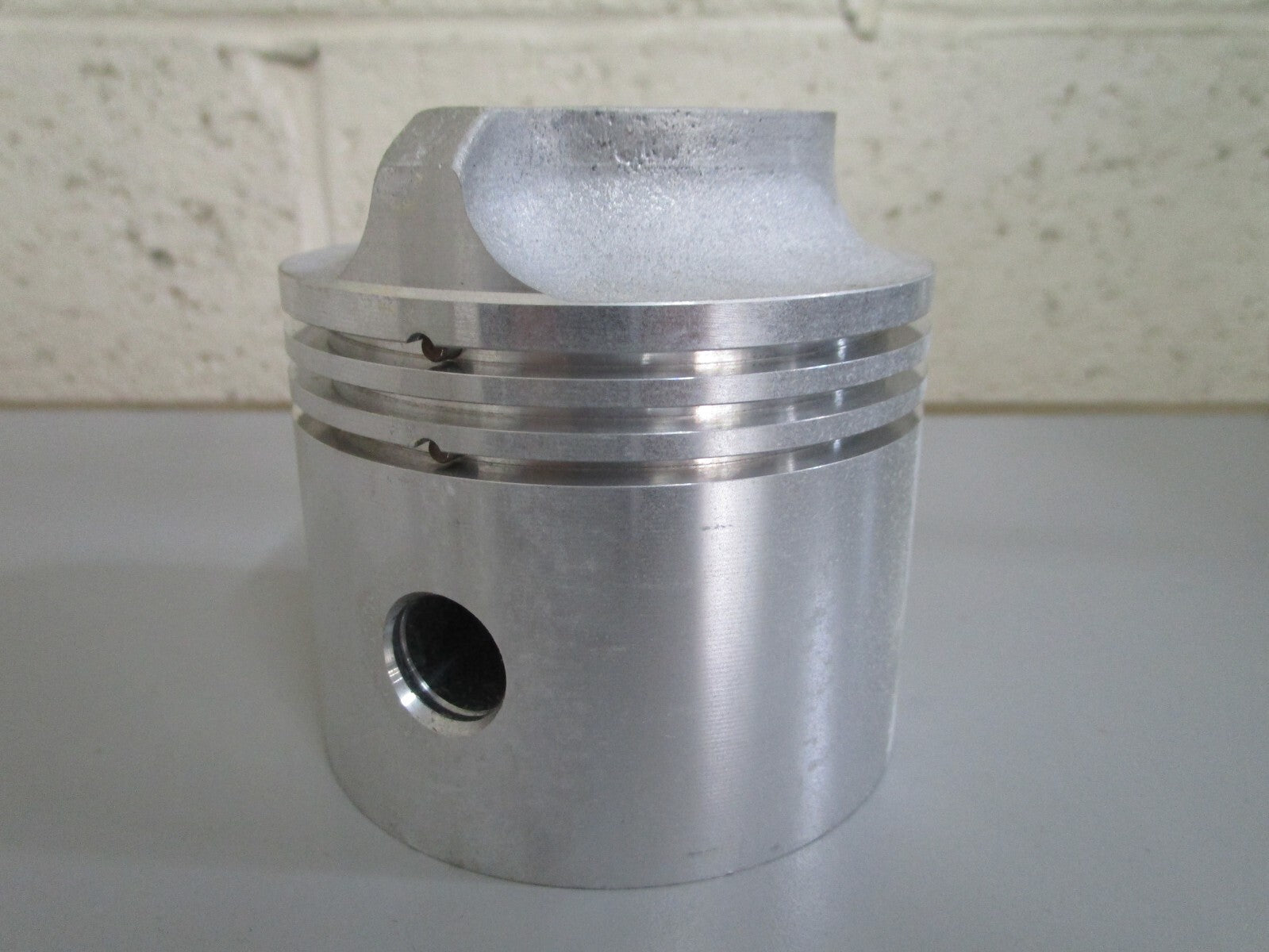 *NEW OEM* 0820 OMC Johnson Evinrude .040 Piston 378108 0378108 307076