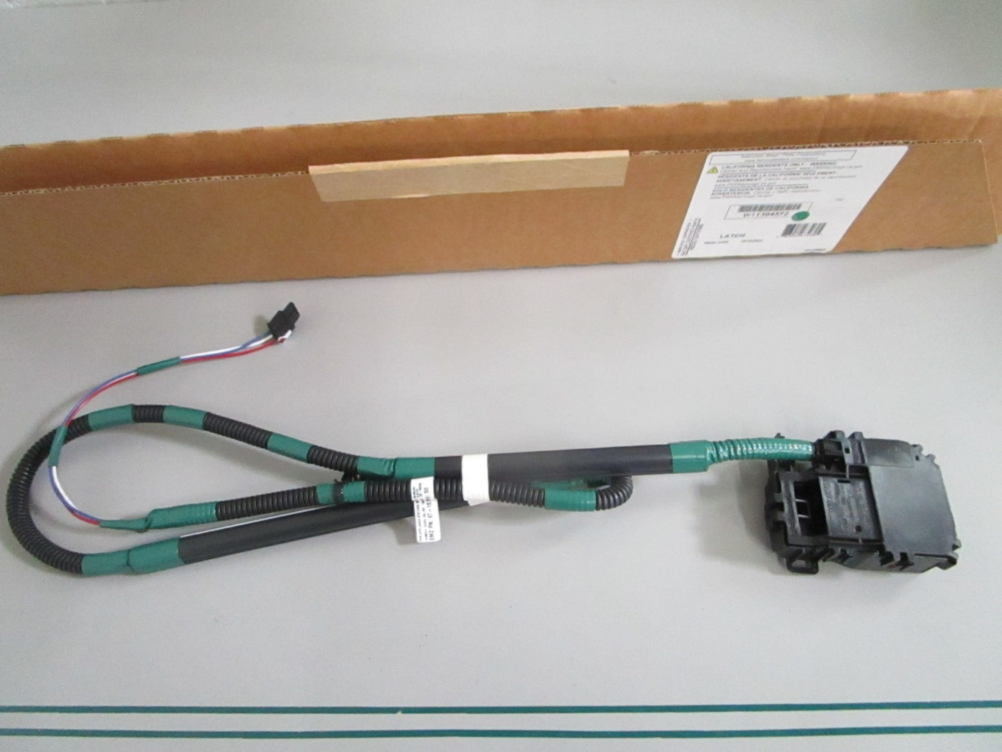 NEW OEM W11394572 Whirlpool Latch 0820