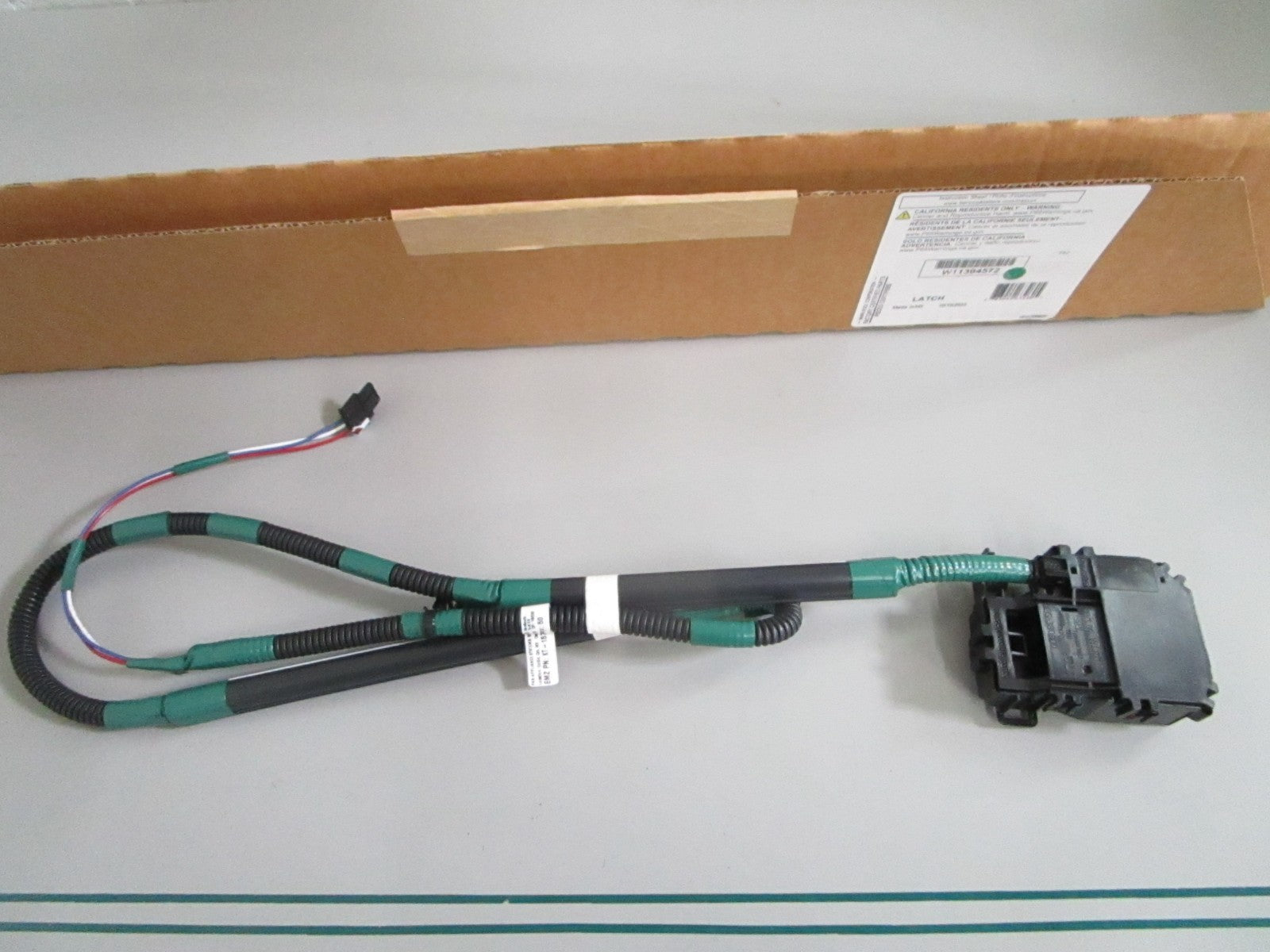 NEW OEM W11394572 Whirlpool Latch 0820
