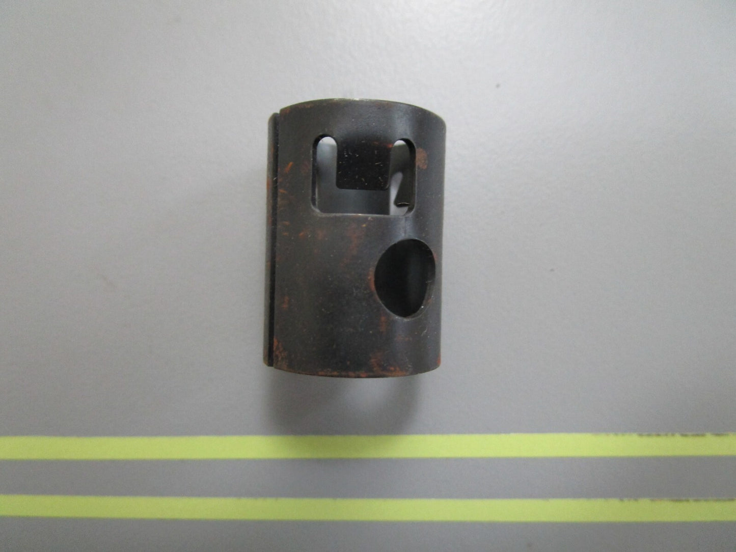 *NEW OEM* 0810 OMC Johnson Evinrude Retainer 338504 0338504