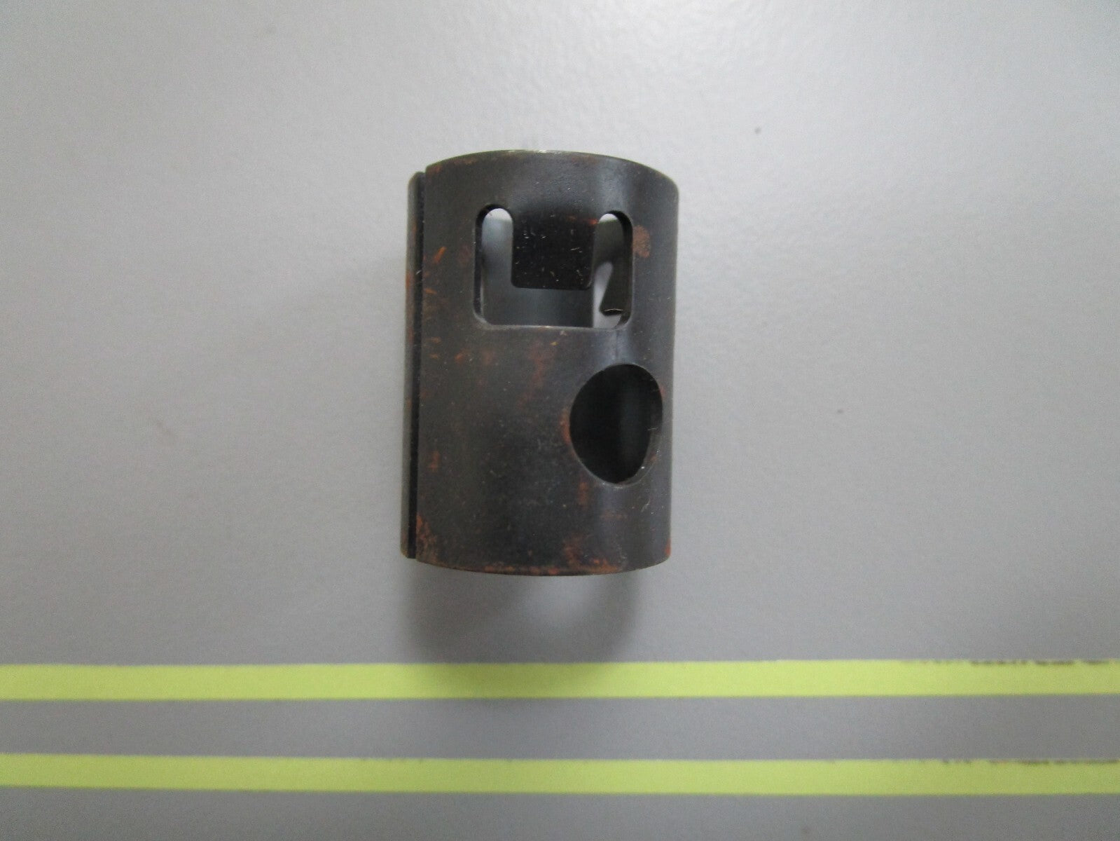 *NEW OEM* 0810 OMC Johnson Evinrude Retainer 338504 0338504