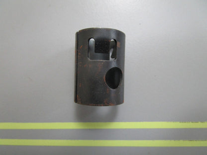 *NEW OEM* 0810 OMC Johnson Evinrude Retainer 338504 0338504