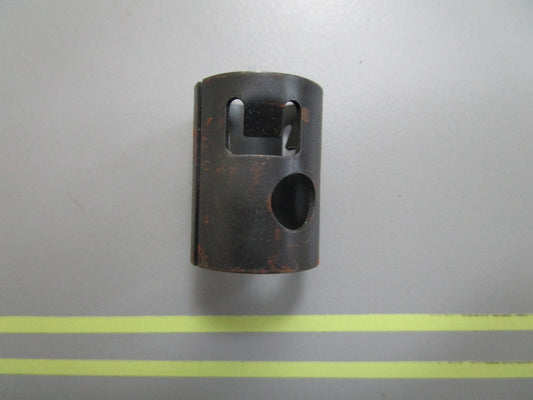 *NEW OEM* 0810 OMC Johnson Evinrude Retainer 338504 0338504