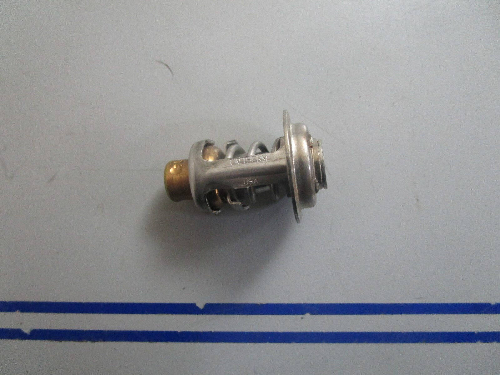 *NEW OEM* 0810 OMC Johnson Evinrude Thermostat Assembly 5001036