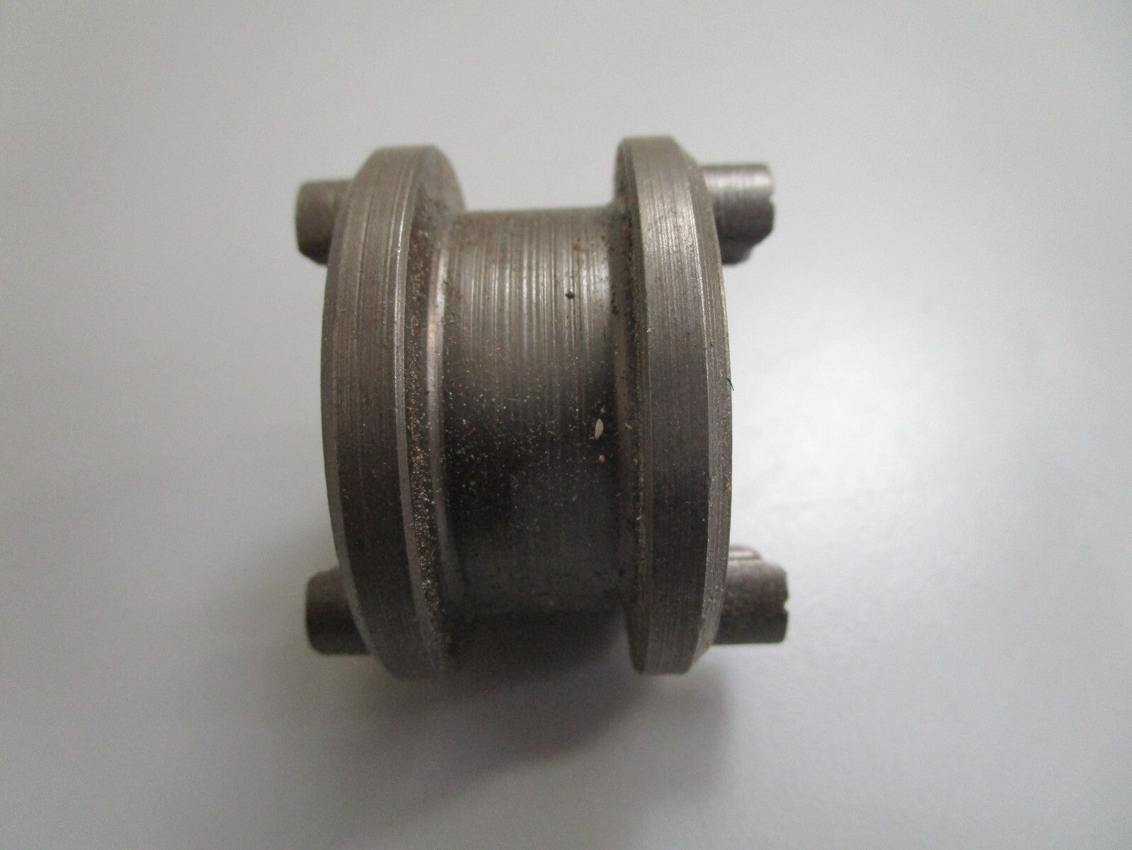 *NEW OEM* 0810 OMC Johnson Evinrude Clutch Dog 312054 0312054