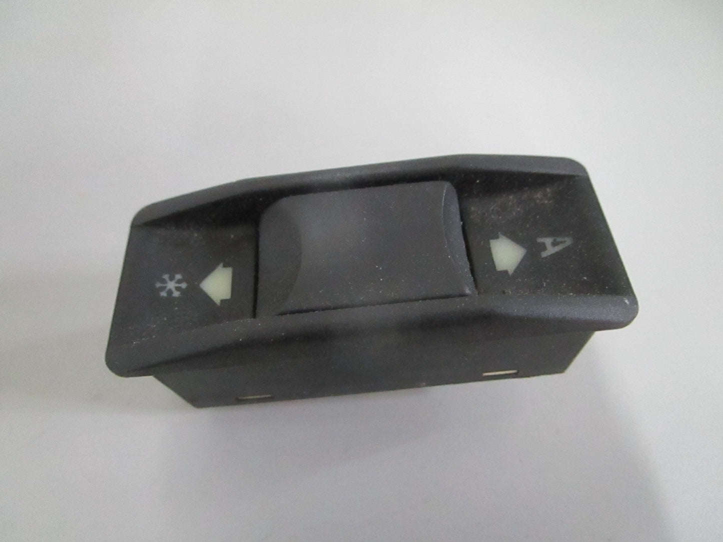NEW OEM 61311390632 BMW Gearbox Switch 0820
