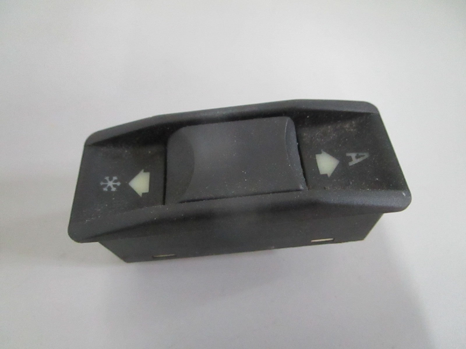 NEW OEM 61311390632 BMW Gearbox Switch 0820