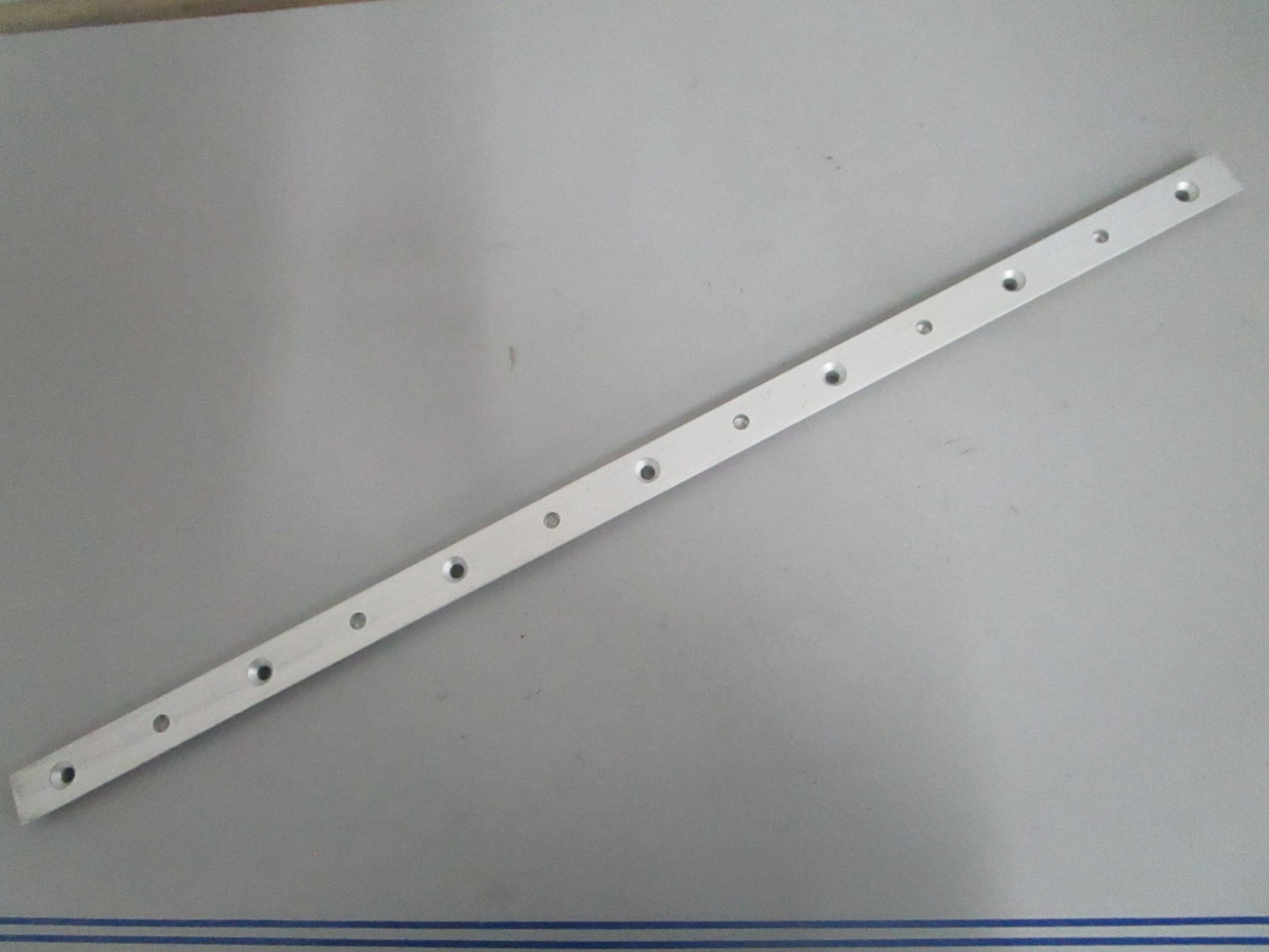 *NEW* 0820 T-Track 1" x 26" Bar Rail 24202