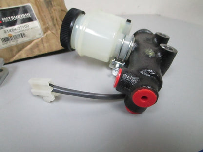 *NEW OEM* 0720 Mitsubishi Caterpillar Forklift Master Cylinder 91484-37100