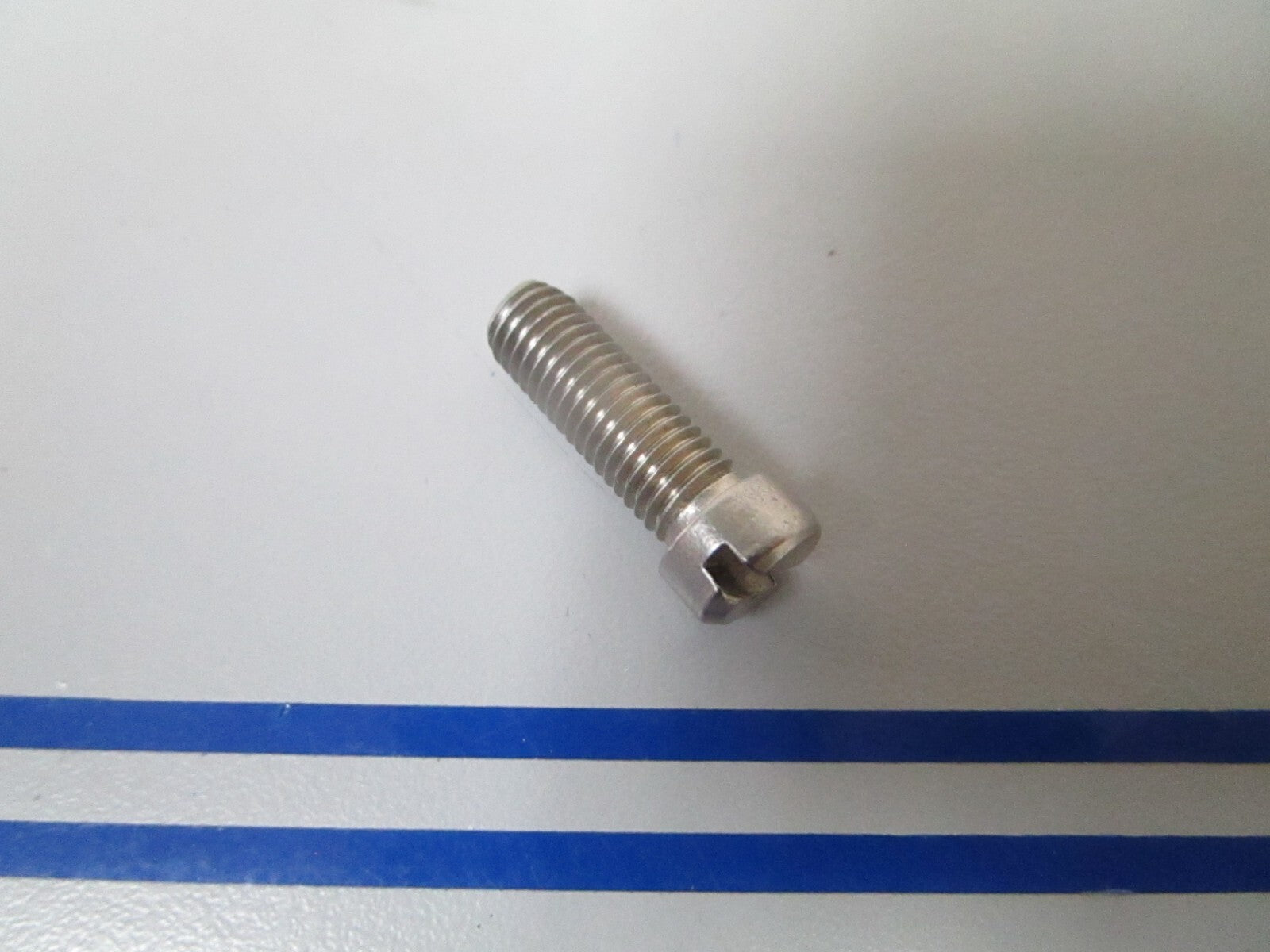 *NEW OEM* 0810 OMC Johnson Evinrude Screw Plug 330055 0330055