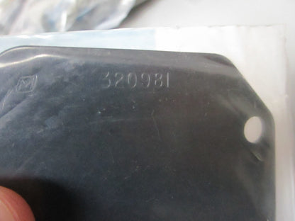 *NEW OEM* 0810 OMC Johnson Evinrude Impeller Housing Plate 320981 0320981