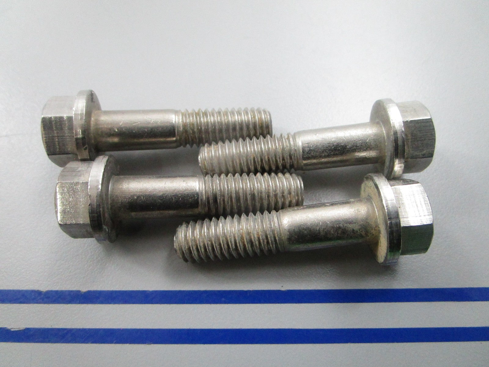 NEW OEM (LOT OF 4) 330139 0330139 OMC Johnson Evinrude Screw 0810