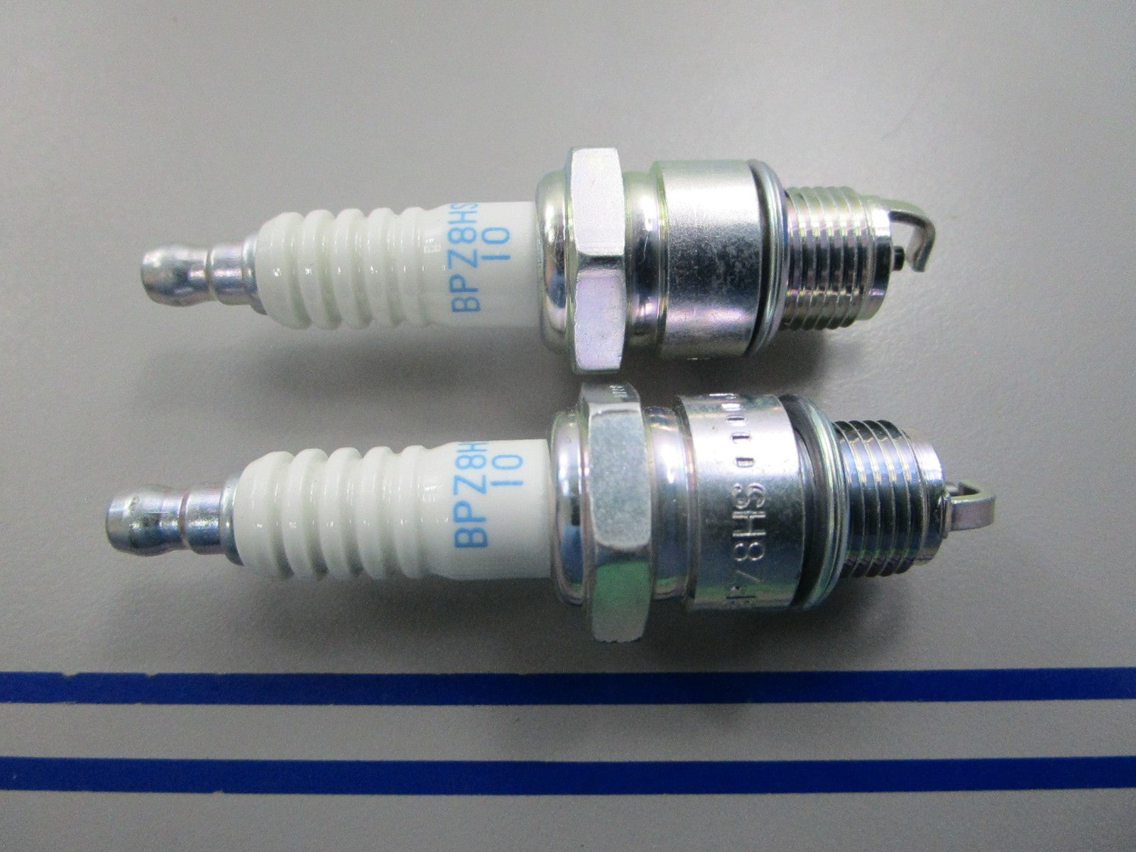 NEW (LOT OF 2) BPZ8HS-10 NGK Spark Plug 0810