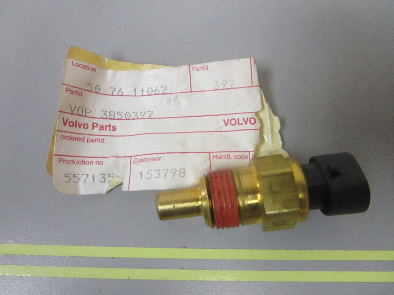 *NEW OEM* 0720 Volvo Penta Coolant Temperature Sensor 3850397