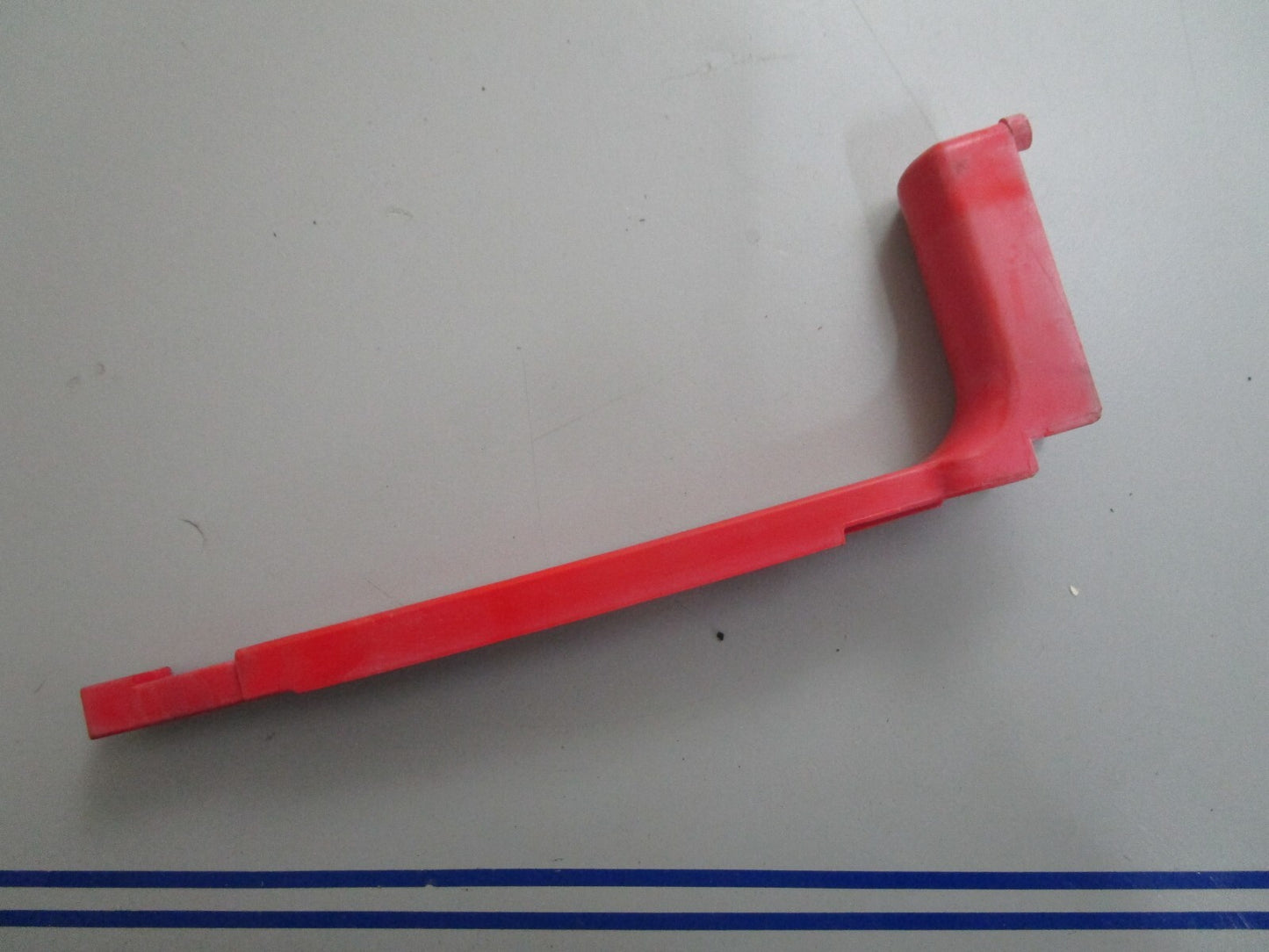 *NEW OEM* 0820 OMC Johnson Evinrude Neutral Lock Slide 332428 0332428