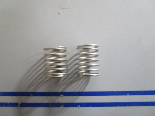 *NEW OEM* (LOT OF 2) 0810 OMC Johnson Evinrude Spring 319694 0319694