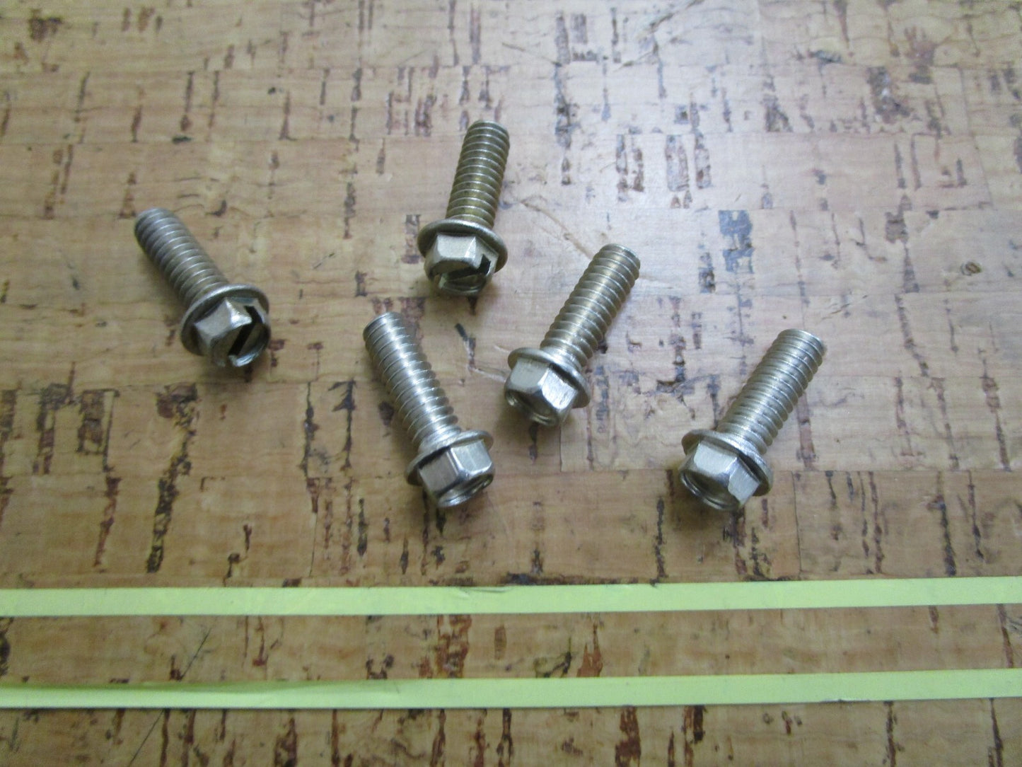 *NEW OEM* (LOT OF 5) 0810 OMC Johnson Evinrude Fuel Bracket Screw 332026 0332026